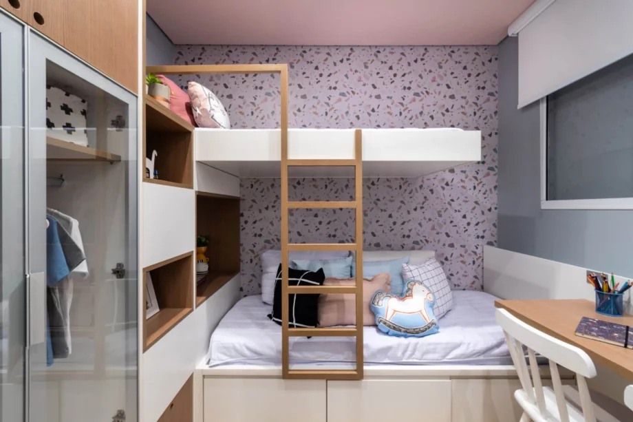 DORMITÓRIO do apto de 34 m² com beliche planejada, uma possibilidade para otimizar o espaço tornando a residência perfeita para uma família de até 4 pessoas.