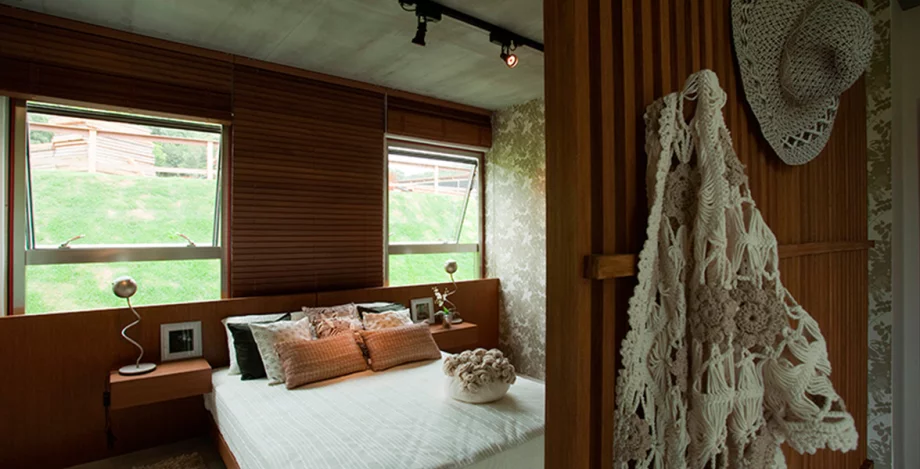DECORADO Bossa Nova com duas janelas embutidas criando pontos de ventilação e iluminação naturais.
